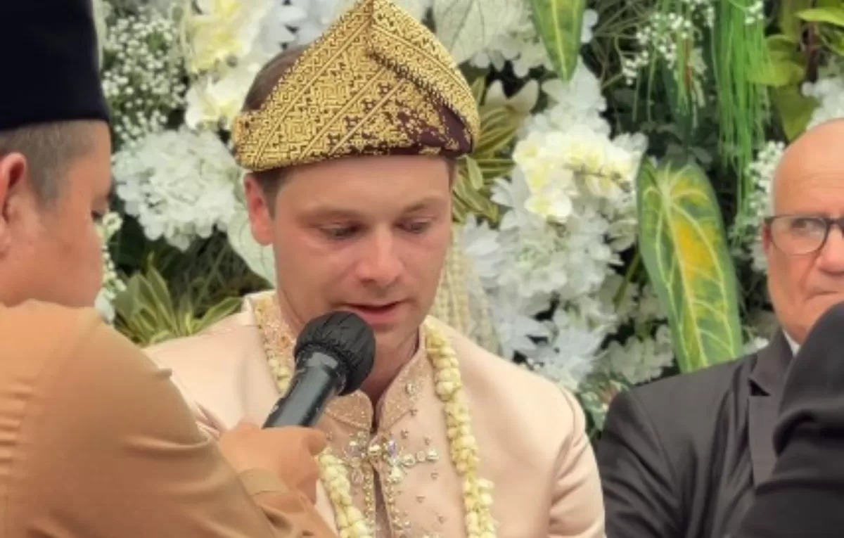 Viral akad nikah dengan mas kawin Rp 12 miliar lebih.