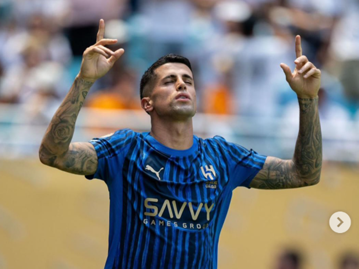 Barcelona meminjam Jo&atilde;o Cancelo dari Al Hilal hingga Juni