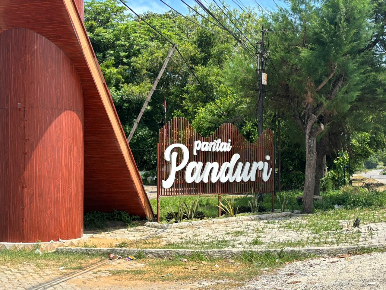 Gerbang kawasan Pantai Panduri, Tuban