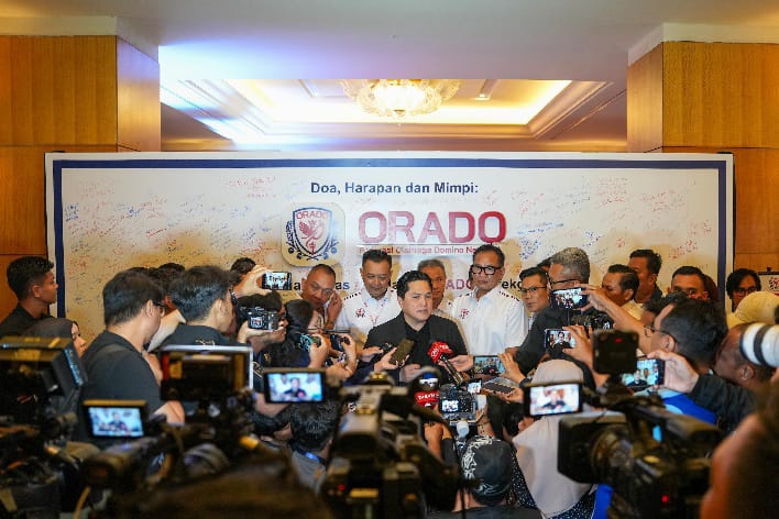 Menteri Pemuda dan Olahraga (Menpora RI) Erick Thohir, melakukan konferensi pers