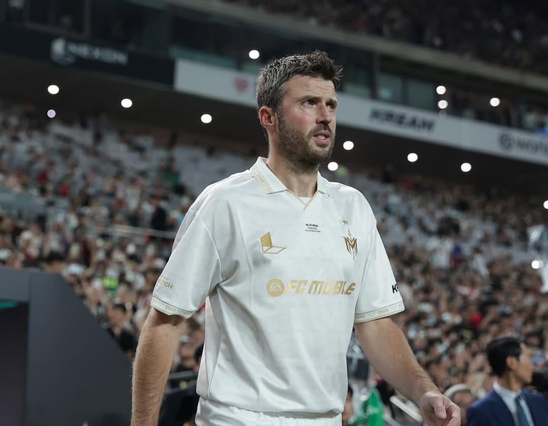 Michael Carrick kian dekat ke Old Trafford