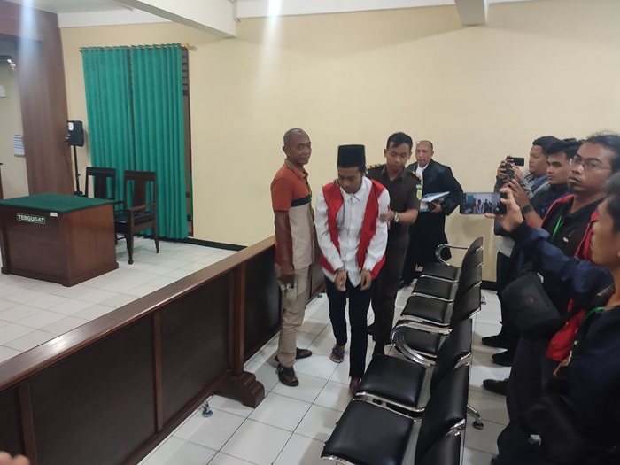Suasana sidang putusan kasus pembunuhan gadis asal Desa Tingkis, Kecamatan Singgahan di Ruang Garuda PN Tuban, kemarin (12/1).
