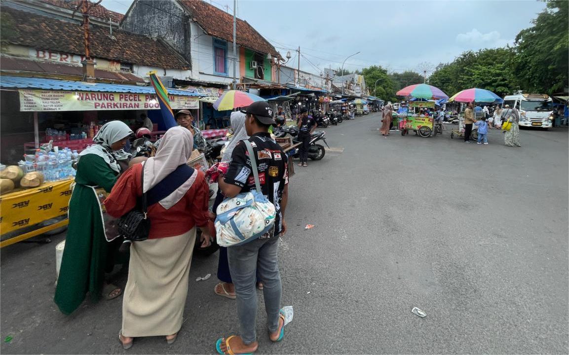 PKL Yos Sudarso akan ditata ulang dengan tenda seragam dan jarak lapak lebih tertib dari badan jalan