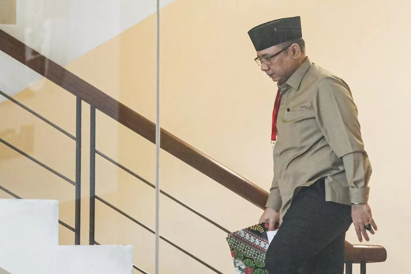 eks menteri agama (Gus Yaqut)