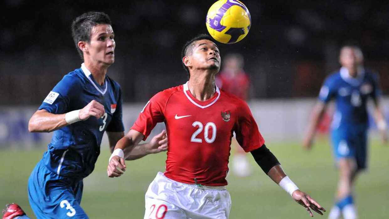 Legenda Timnas Indonesia Bambang Pamungkas, saat berlaga di Turnamen AFF Suzuki Cup 2008.