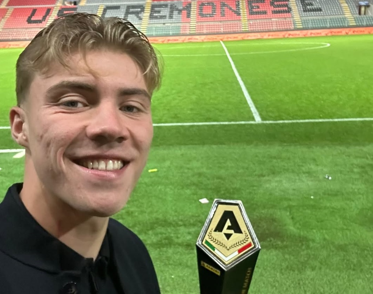 Rasmus H&oslash;jlund menolak proposal pinjaman AC Milan meski nilainya besar
