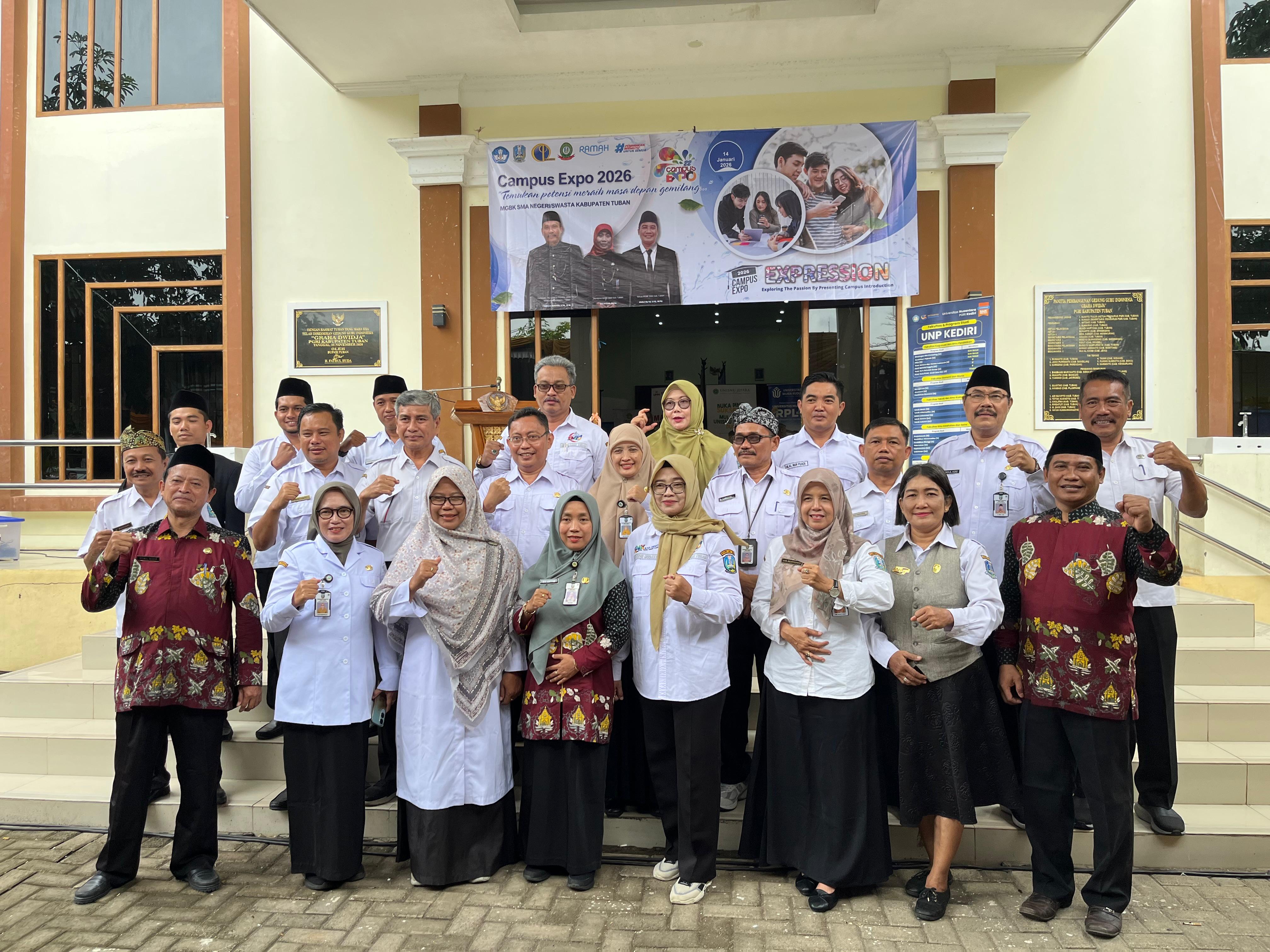 Pengawas Cabdindik Provinsi Jawa Timur Wilayah Bojonegoro-Tuban bersama seluruh Pengurus MGBK Kabupaten Tuban.