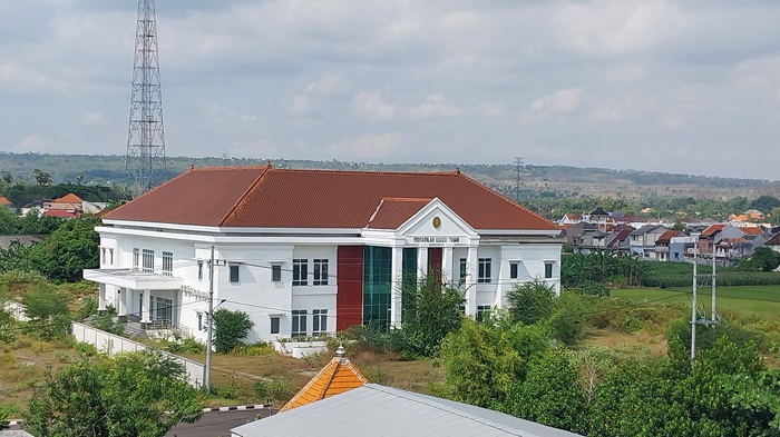 Gedung Pengadilan Negeri Tuban di Jalan Wahidin Sudirohusodo yang tanpa kejelasan rencana menempati.
