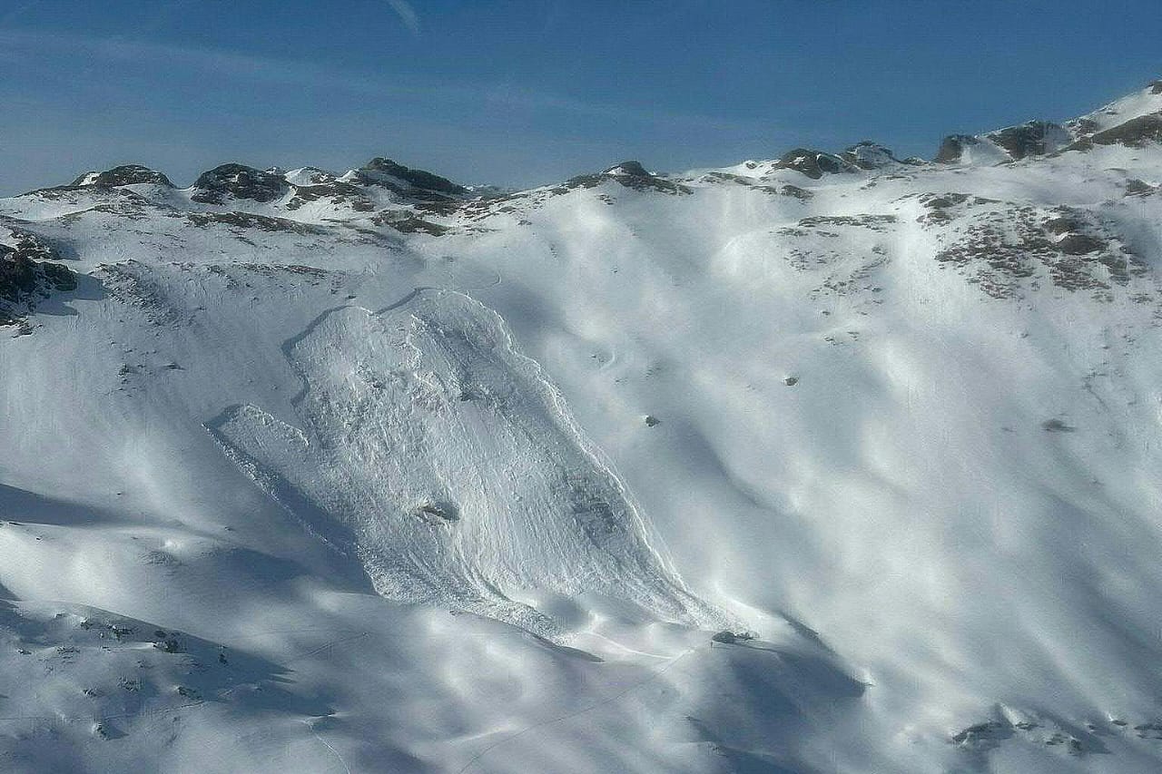 Tragedi longsoran salju terjadi di Austria Barat, 5 pemain ski tewas, 2 luka kritis.
