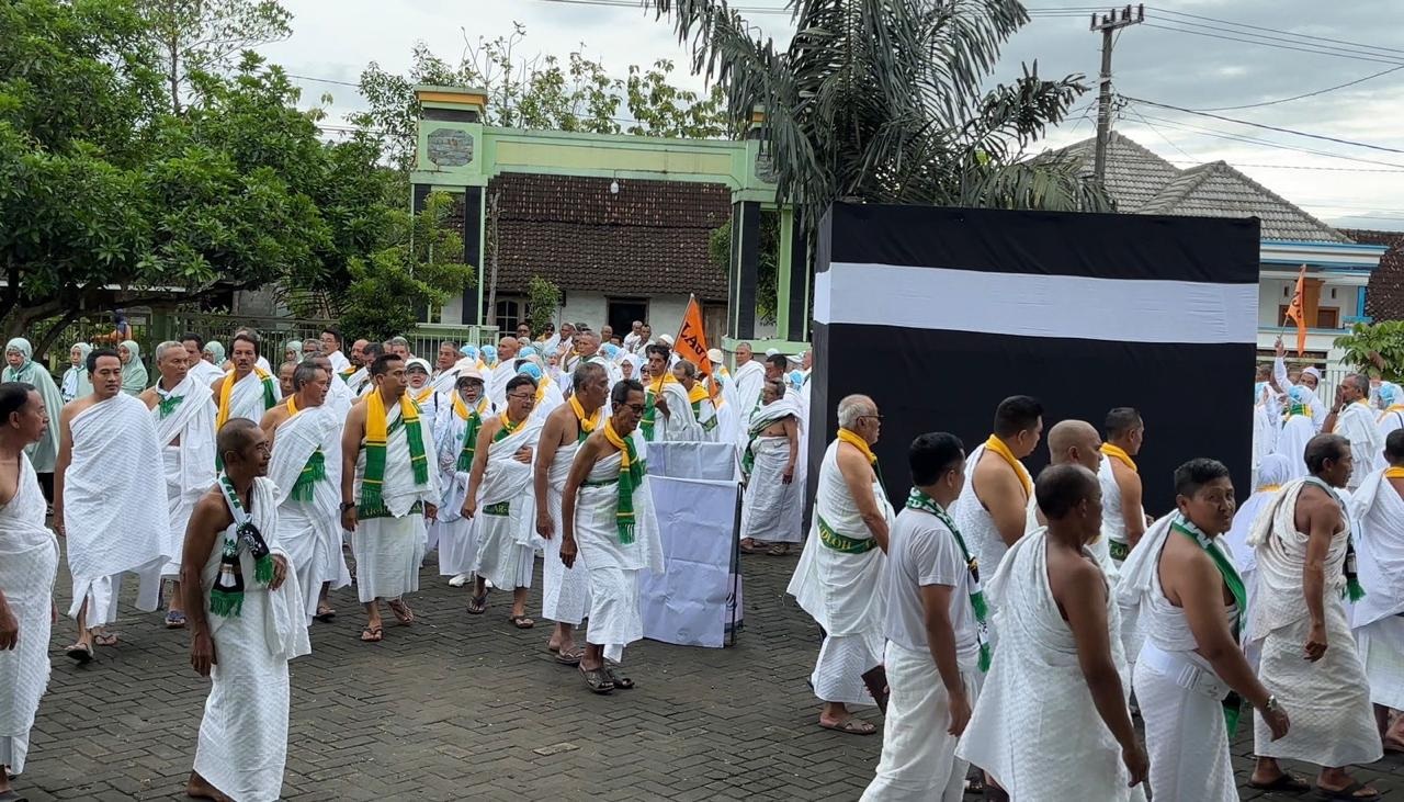 Di Tuban, satu pembimbing KBIHU harus mengawal hingga 283 jemaah.