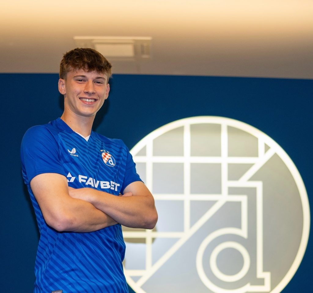 Inter Milan mengamankan Leon Jakirović dari Dinamo Zagreb dengan nilai &euro;2,5 juta plus add-ons