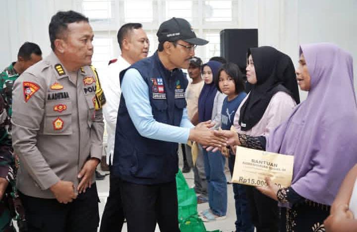 Gus Ipul berikan bantuan pada korban banjir