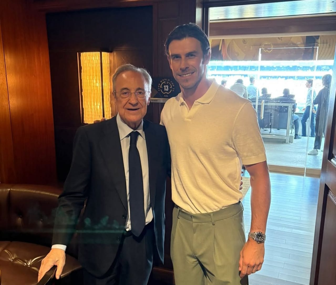 Gareth Bale bersama bos Real Madrid, Florentino Perez