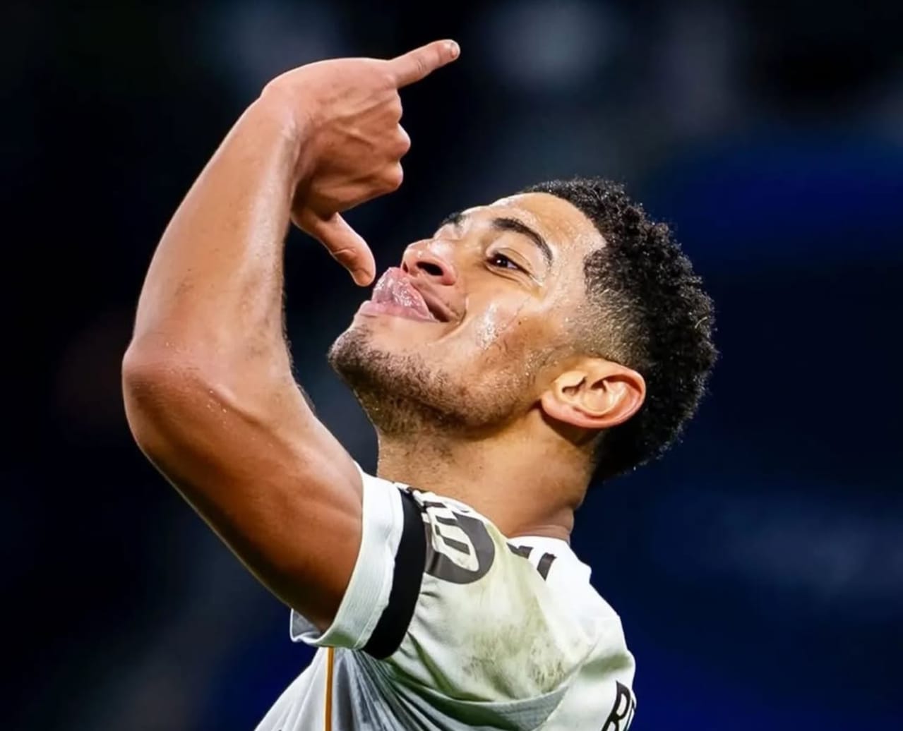 Selebrasi gol dari Jude Bellingham yang ditujukan kepada para fans Real Madrid.