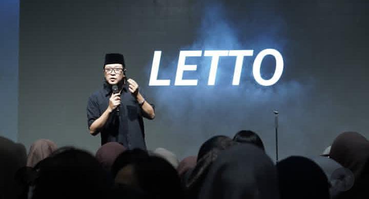 Penyanyi Sabrang Mowo Damar Panuluh atau Noe Letto.