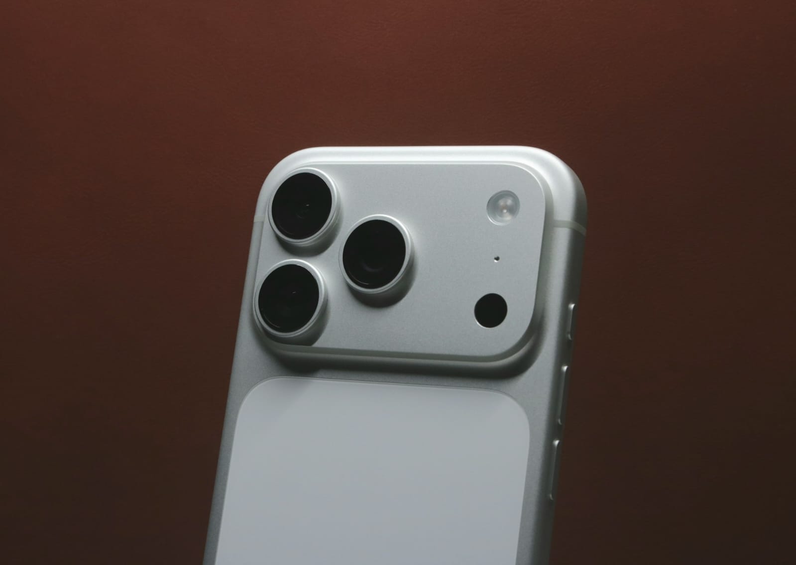 Dynamic Island pada jajaran iPhone 18 Pro dikabarkan akan menyusut.