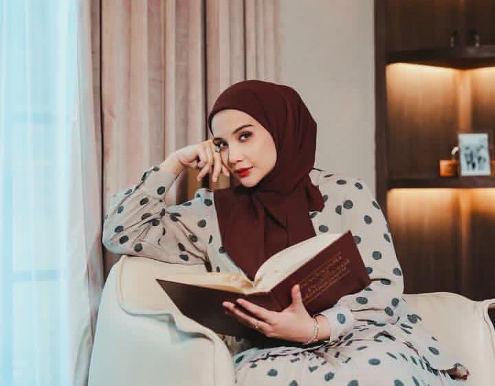 Selebritis, Zaskia Sungkar.