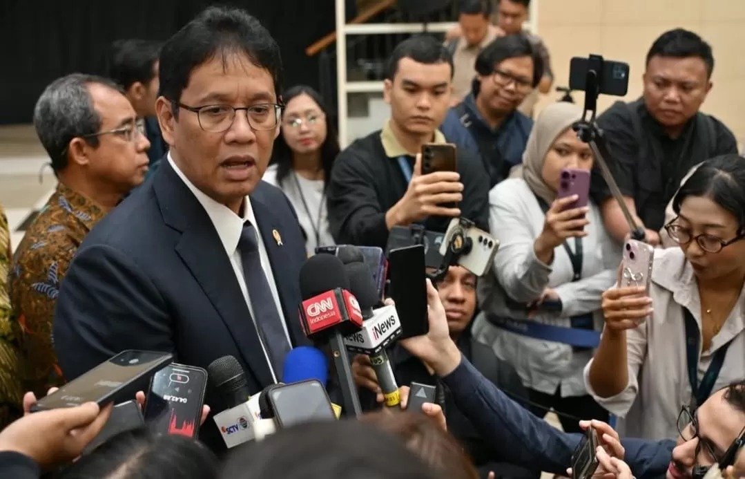 Menkeu Purbaya jelaskan Jeffrey Hendrik resmi menjadi Pjs Dirut BEI, operasional bursa dipastikan tetap berjalan normal.