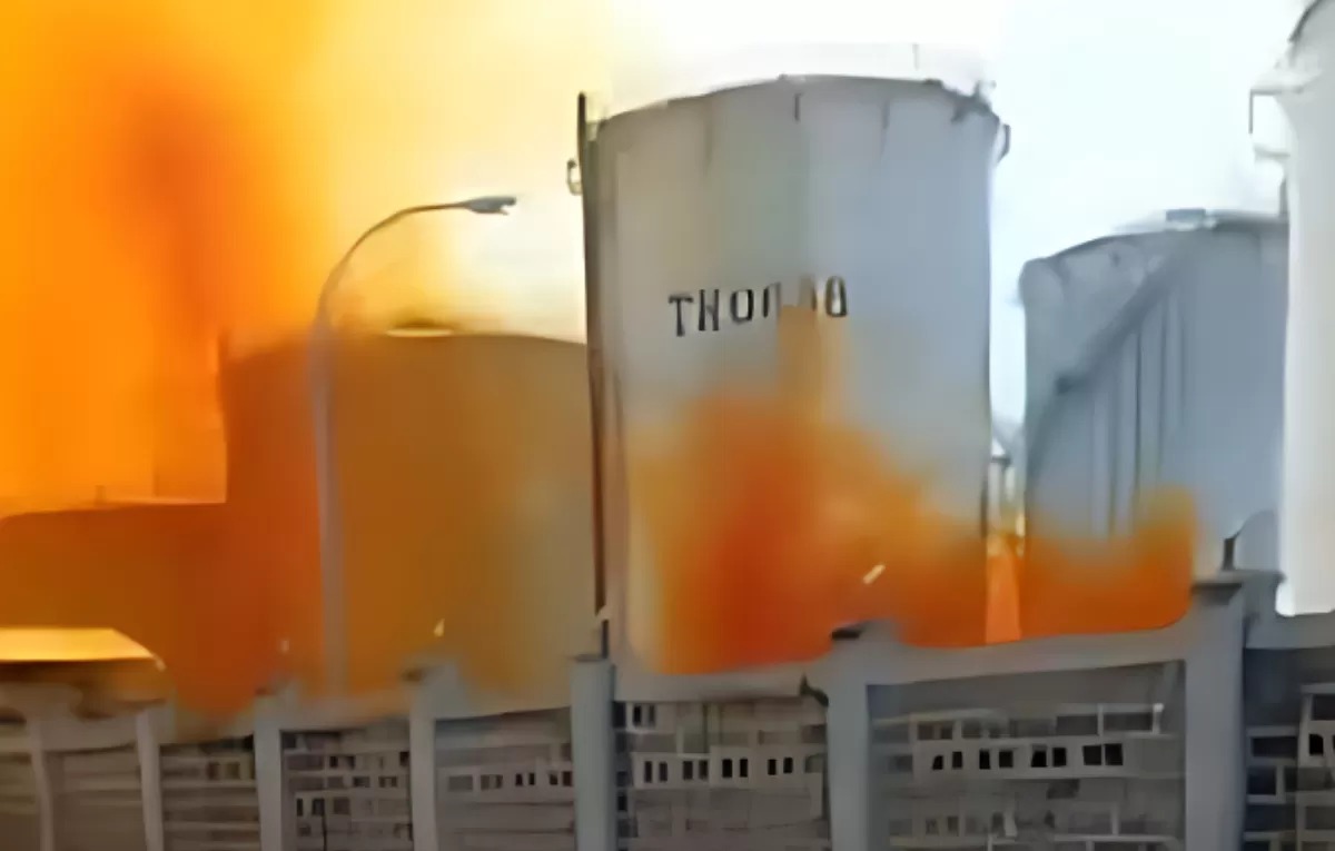 Video kebocoran gas di pabrik penyimpanan bahan kimia di Kota Cilegon.