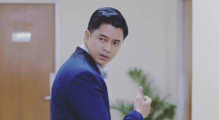 Aktor Adly Fairuz.