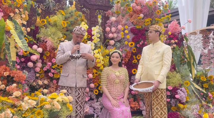 Foto saat Tujuh Bulanan/Tingkeban, Kehamilan Anak Alyssa Daguisse dan Al Ghazali