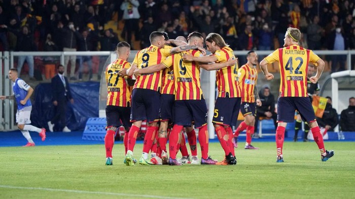 Laga Lecce kontra Udinese diperkirakan ketat dengan keunggulan tipis bagi tim tamu.