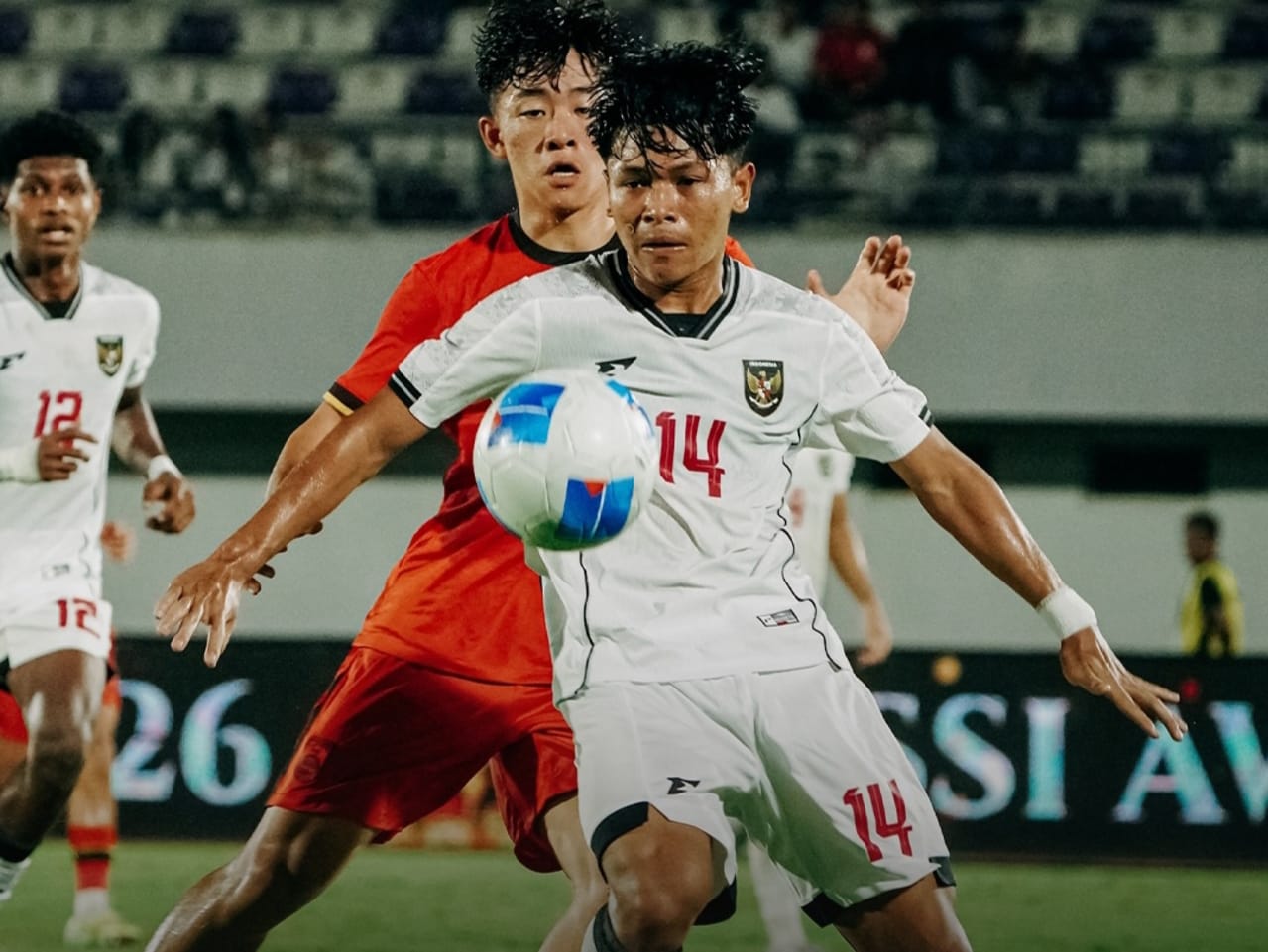 Timnas Indonesia U-17 saat menghadapi Tiongkok U-17.