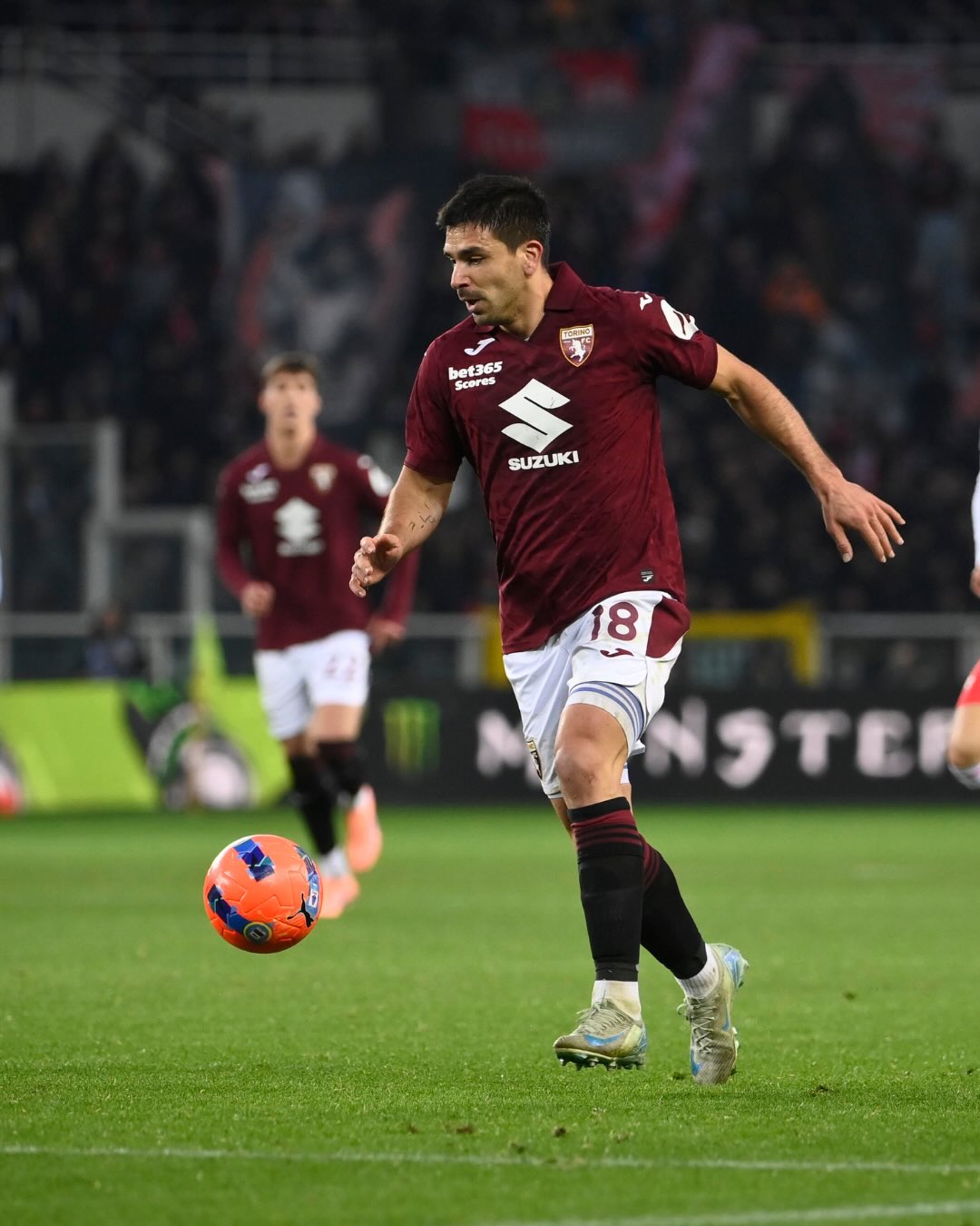 Torino resmi membeli Giovanni Simeone dari Napoli dengan nilai transfer 7 juta euro