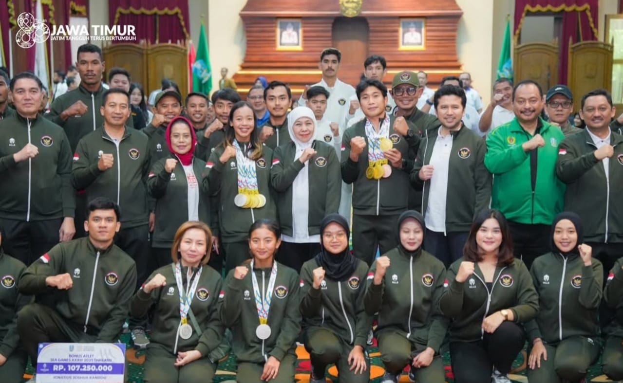 Ilustrasi Para atlet Sea Games 2025 Thailand asal Jawa Timur saat mendapat bonus dari Pemprov Jatim.