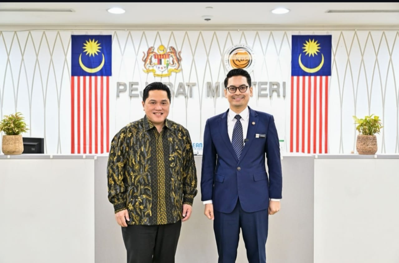 Pertemuan antara Menpora RI Erick Thohir bersama Menpora Malaysia , Mohammed Taufiq Johari.