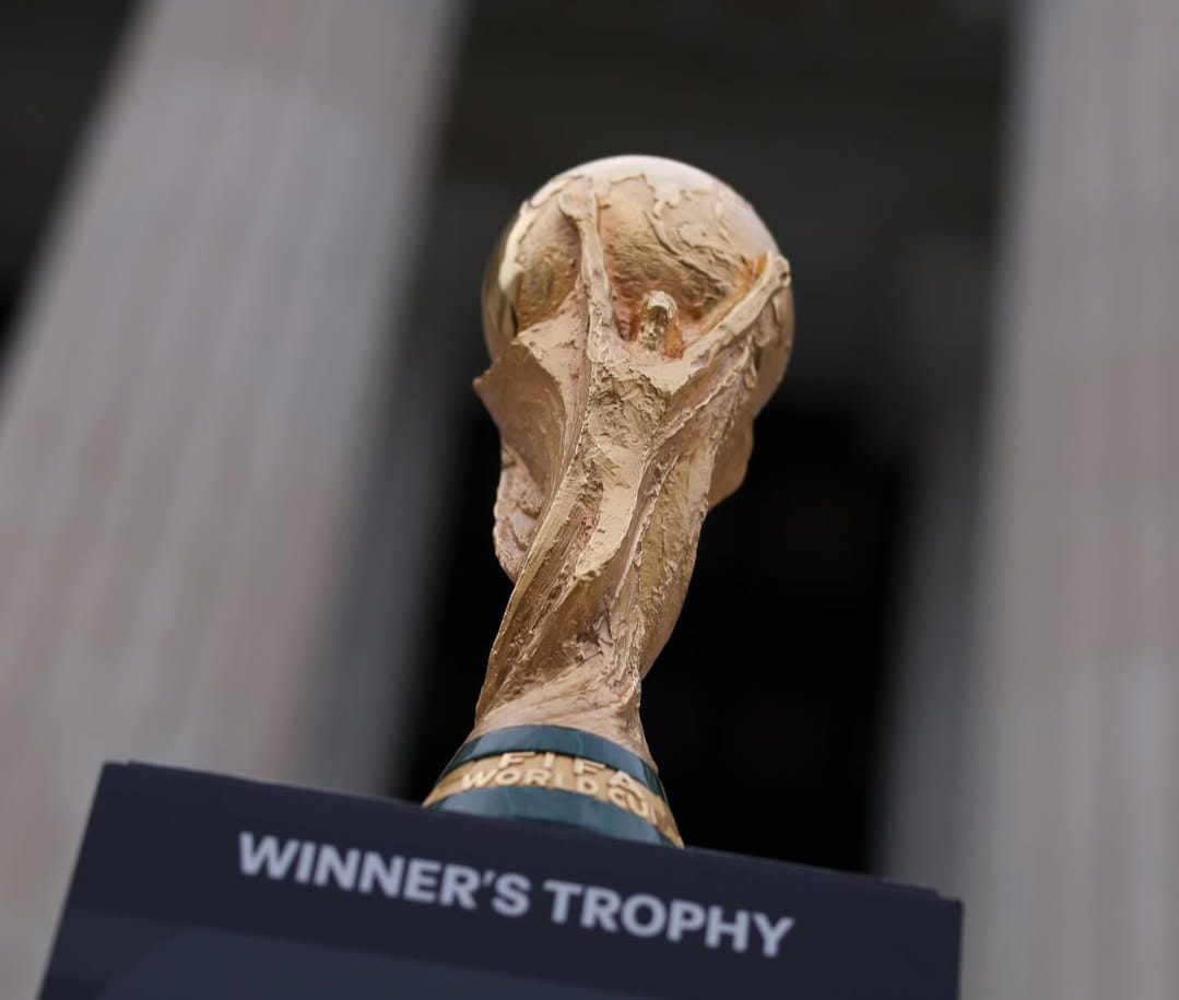 Ilustrasi trofi piala dunia