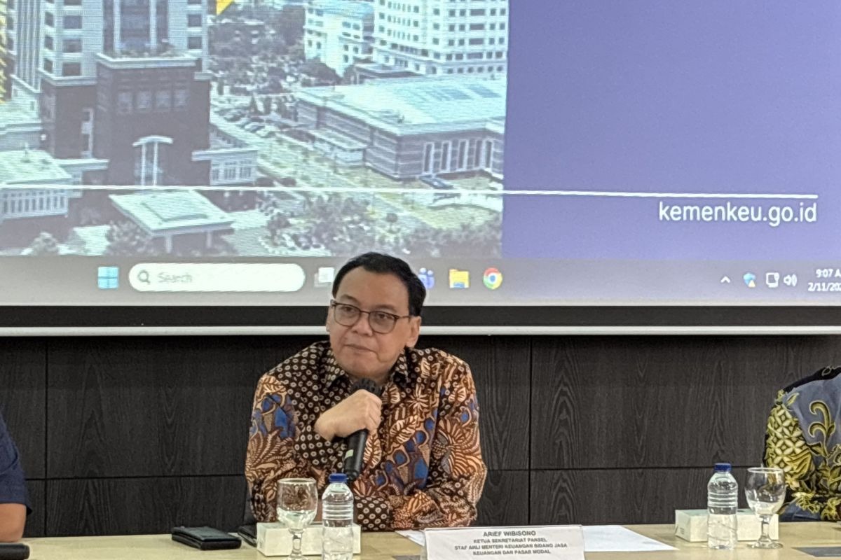 Ketua Sekretariat Pansel, Staf Ahli Menteri Keuangan Bidang Jasa Keuangan dan Pasar Modal