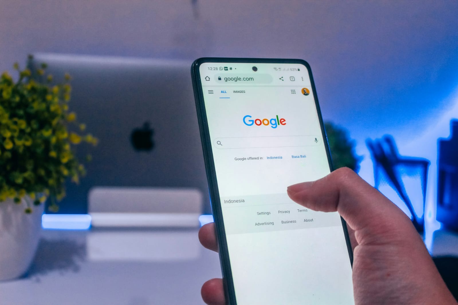 Google hadirkan alat untuk hapus gambar tak senonoh.