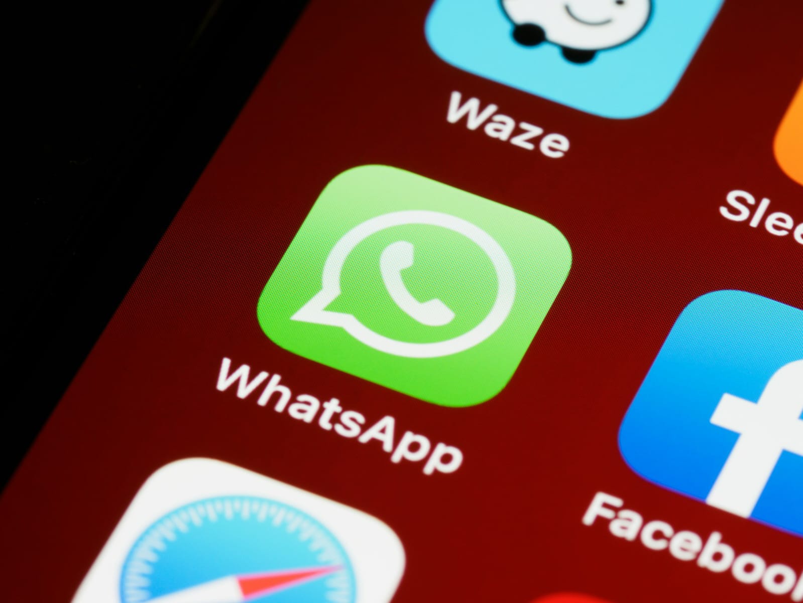 Pemerintah Rusia resmi memblokir akses ke WhatsApp.