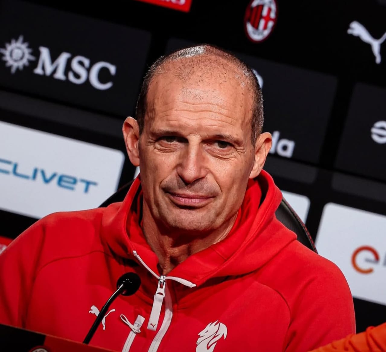 Pelatih AC Milan, Massimiliano Alegri, mendapat kritik pedas dari jurnalis Sebastiano Vernazza.