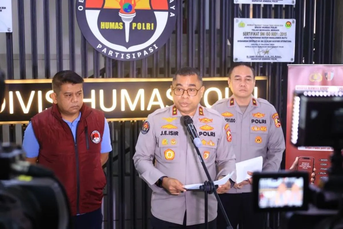 Kepala Divisi Humas Polri, Inspektur Jenderal Polisi Johnny Eddizon Isir