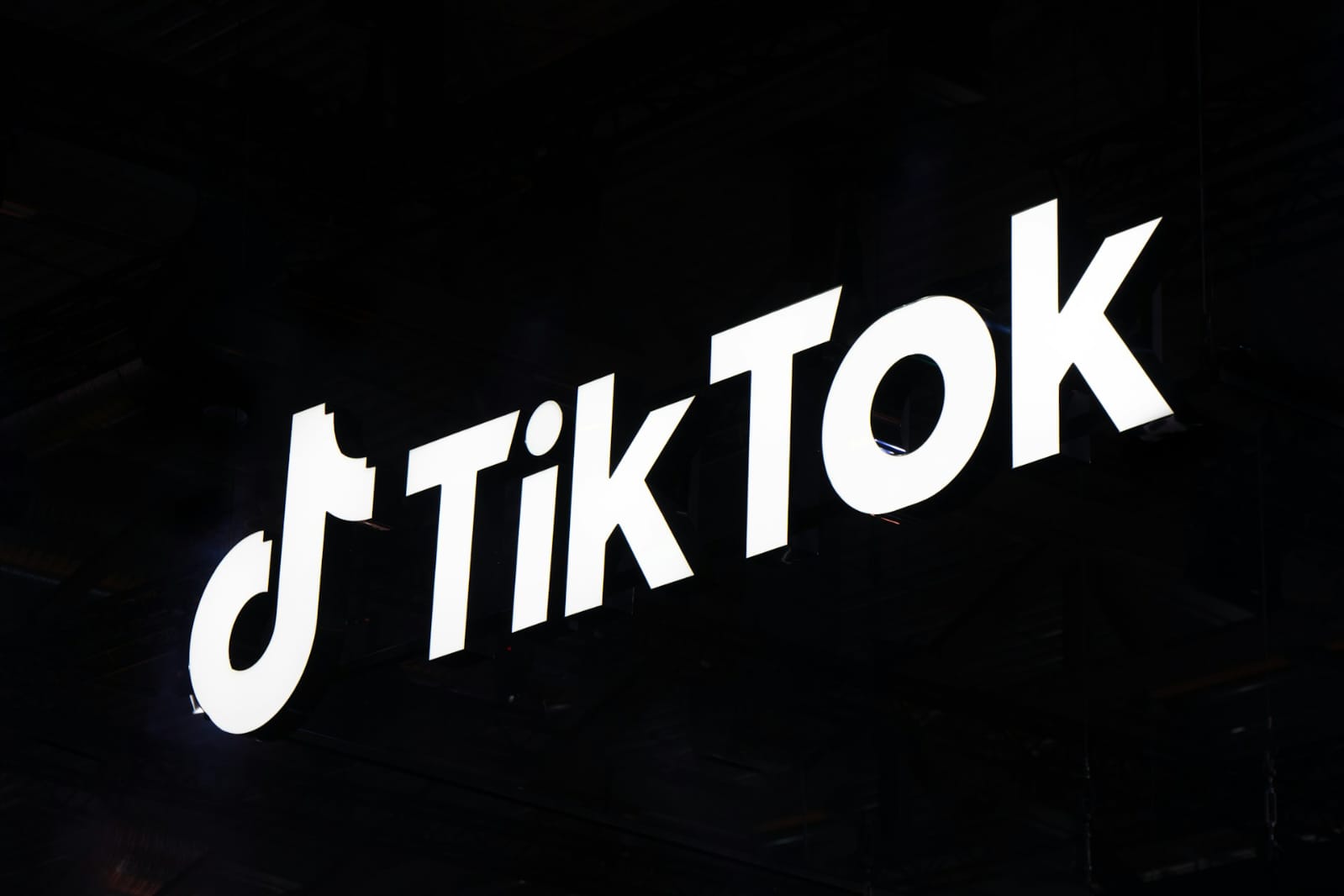 Uni Eropa anggap desain aplikasi TikTok buat pengguna kecanduan.