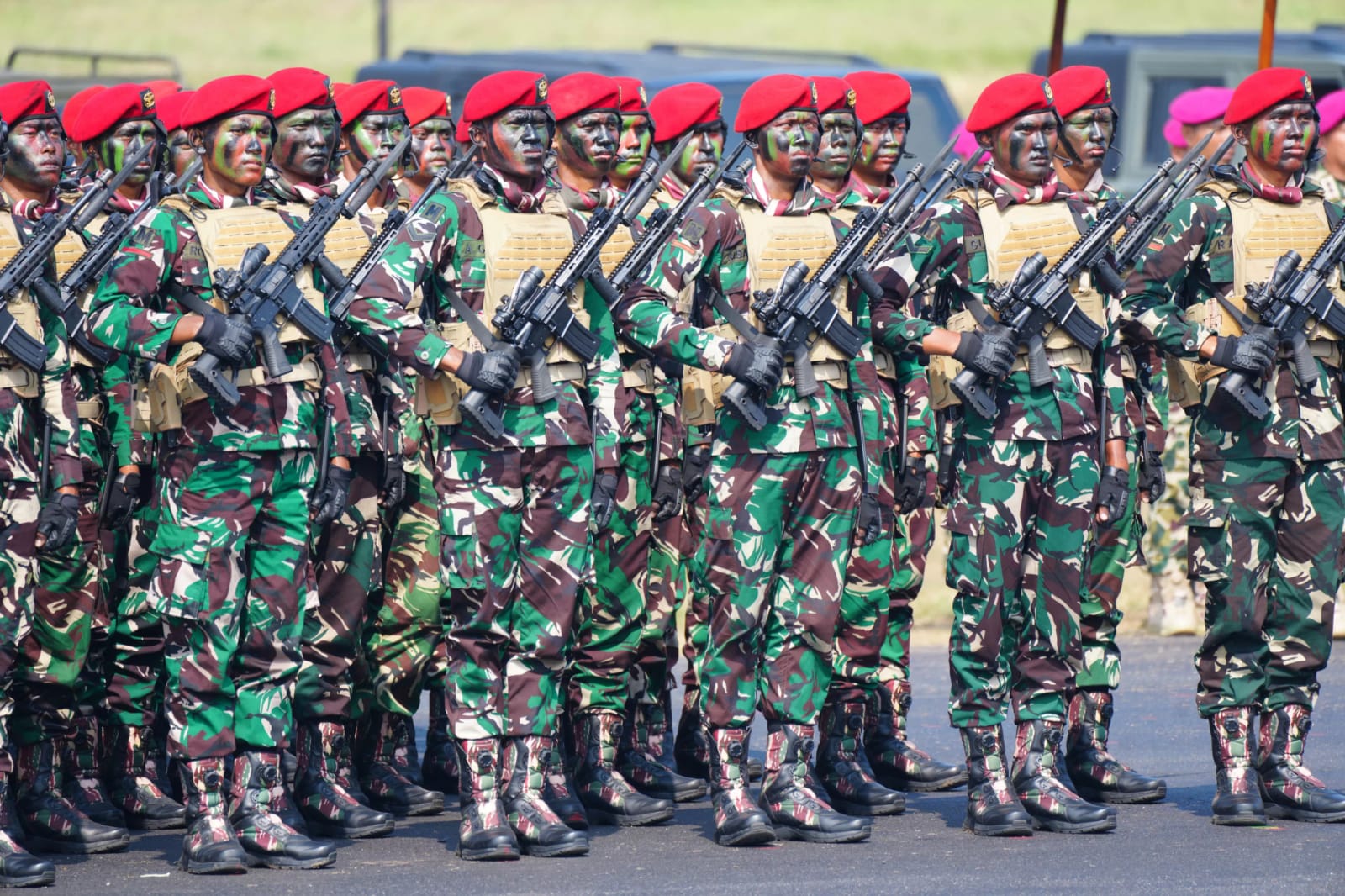 Pemerintah siapkan 8.000 prajurit TNI untuk misi stabilisasi di Gaza mulai April 2026.