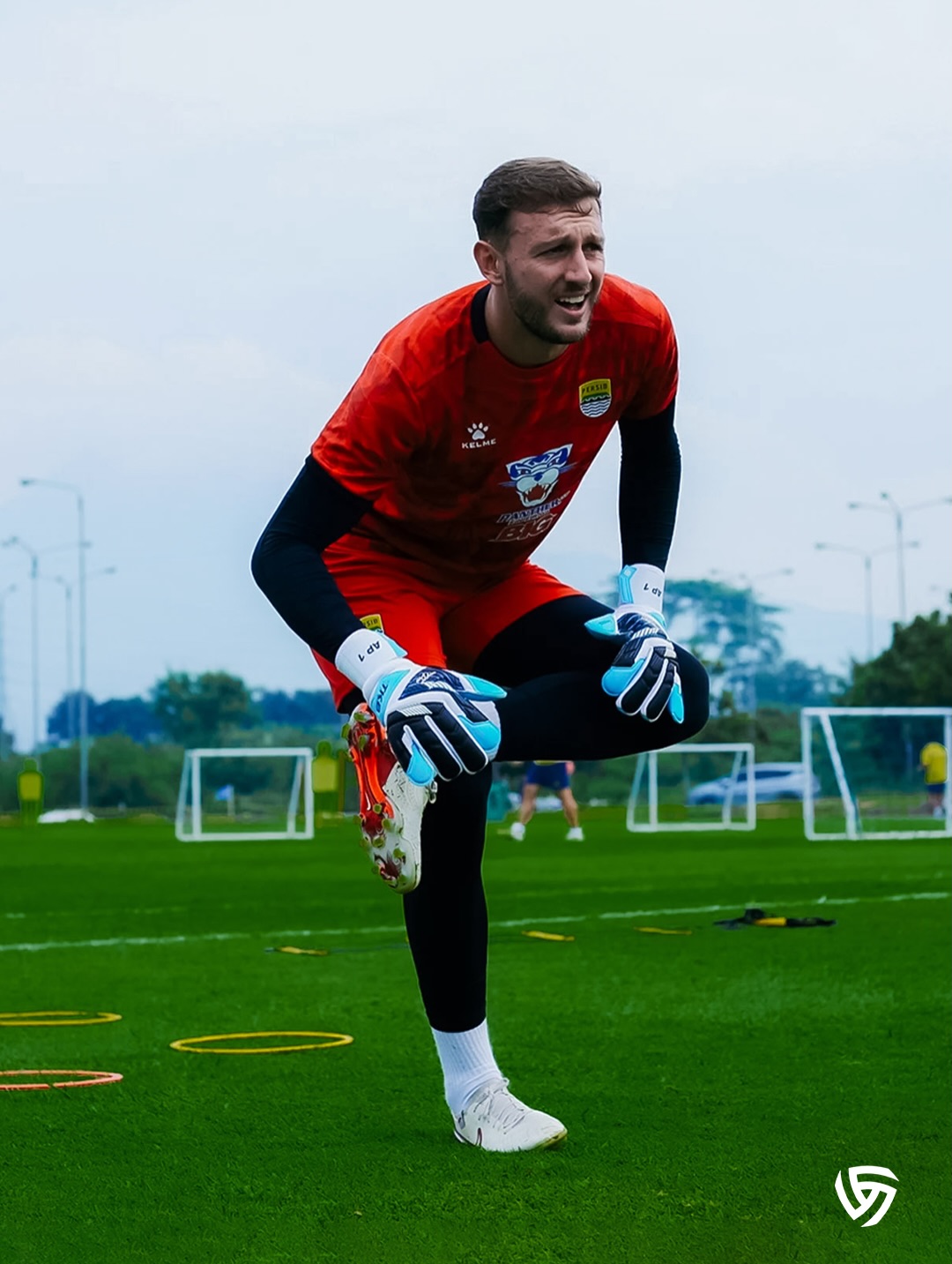 Kiprah Adam Przybek bersama Persib Bandung resmi berakhir.