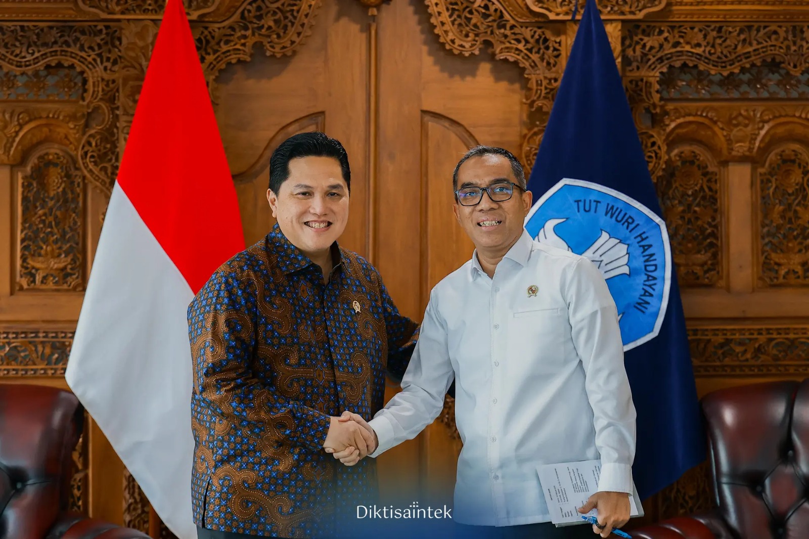 Menteri Pendidikan Tinggi, Sains, dan Teknologi (Mendiktisaintek) Brian Yuliarto (kanan) menerima audiensi Menteri Pemuda dan Olahraga (Menpora)