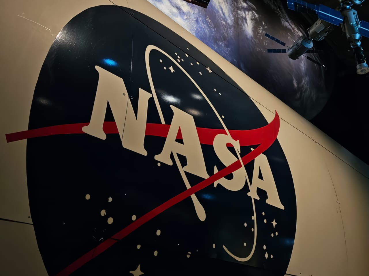 NASA persiapkan misi Artemis 2 yang meluncur pada bulan Maret. 