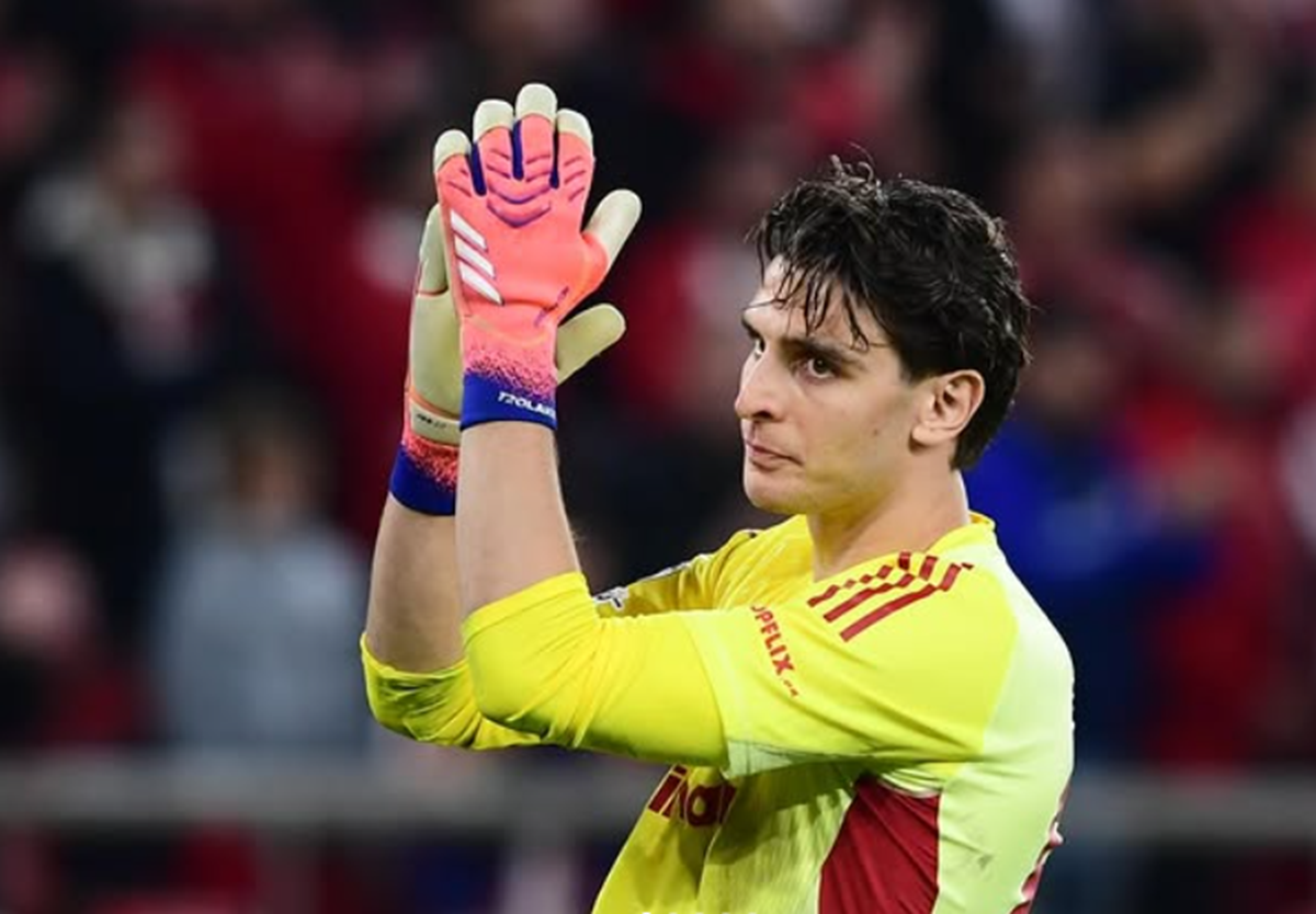 Kiper Yunani Konstantinos Tzolakis masuk radar Juventus