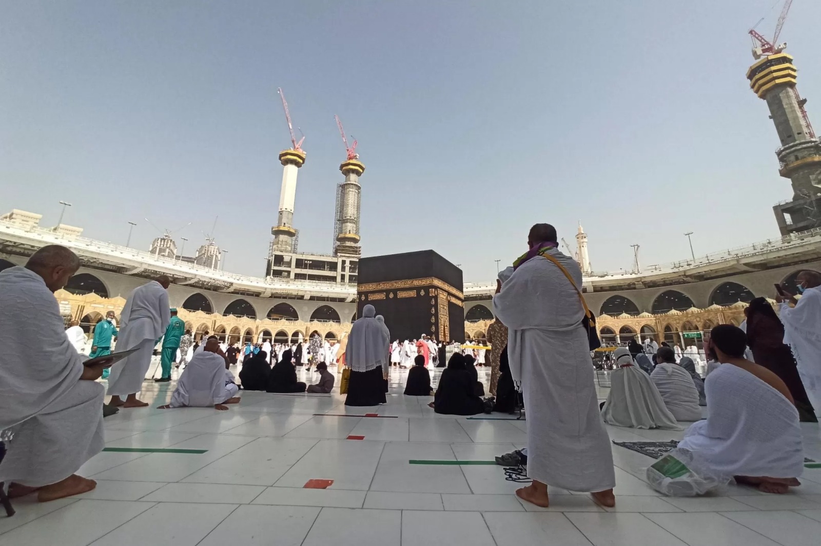 Ilustrasi jamaah di Masjidil Haram, Makkah