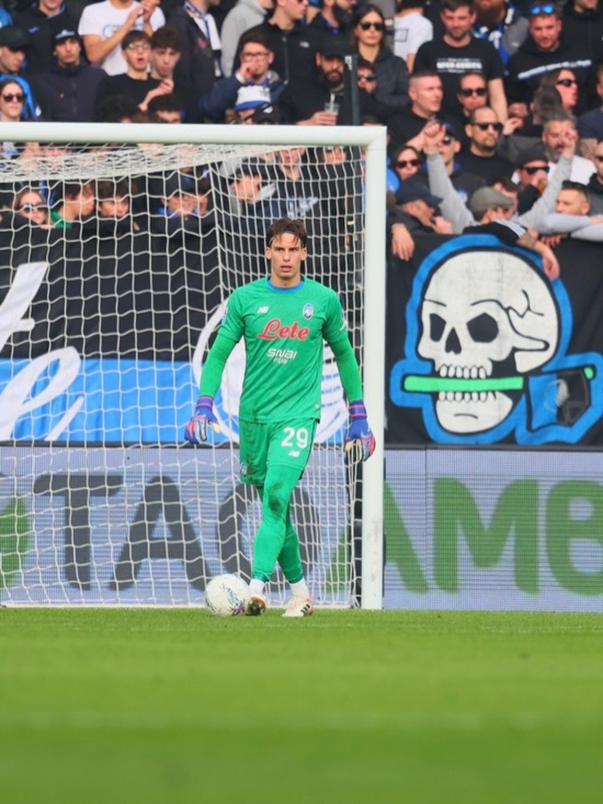 Inter Milan mempertimbangkan Marco Carnesecchi sebagai pengganti Sommer