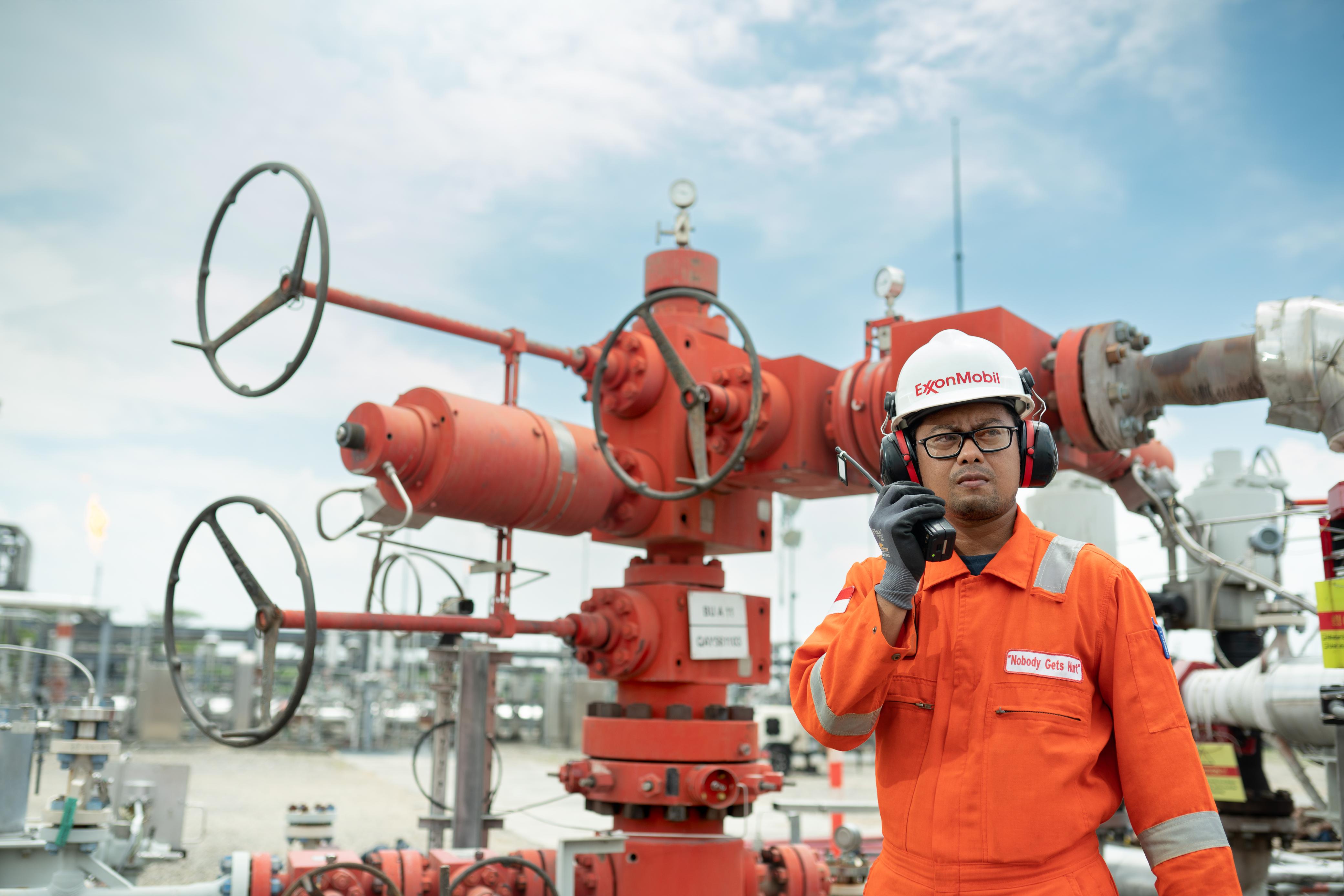 Bagi para pekerja Lapangan Banyu Urip, keselamatan lebih dari sekadar prioritas, ia adalah nilai yang selalu melekat dalam setiap orang, aktivitas, dan aset yang ada sehari-hari. Komitmen yang tinggi 