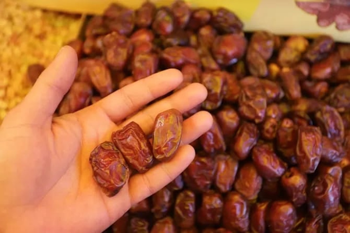 Ilustrasi penjual kurma