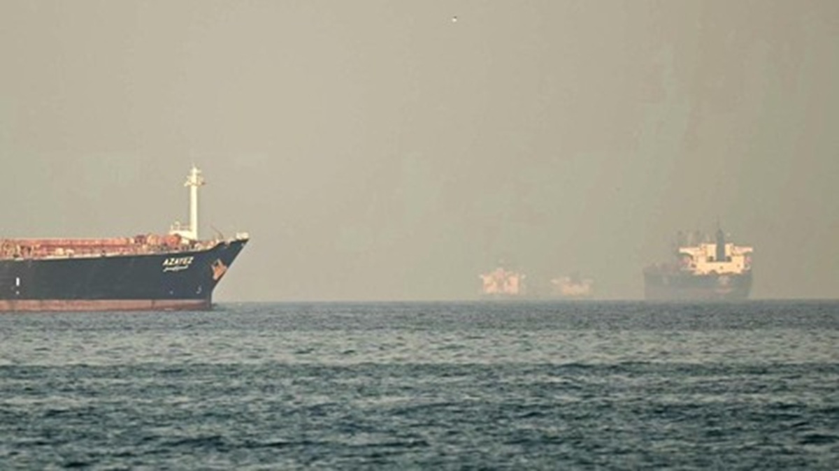 Dua Kapal Pertamina Bertahan di Selat Hormuz