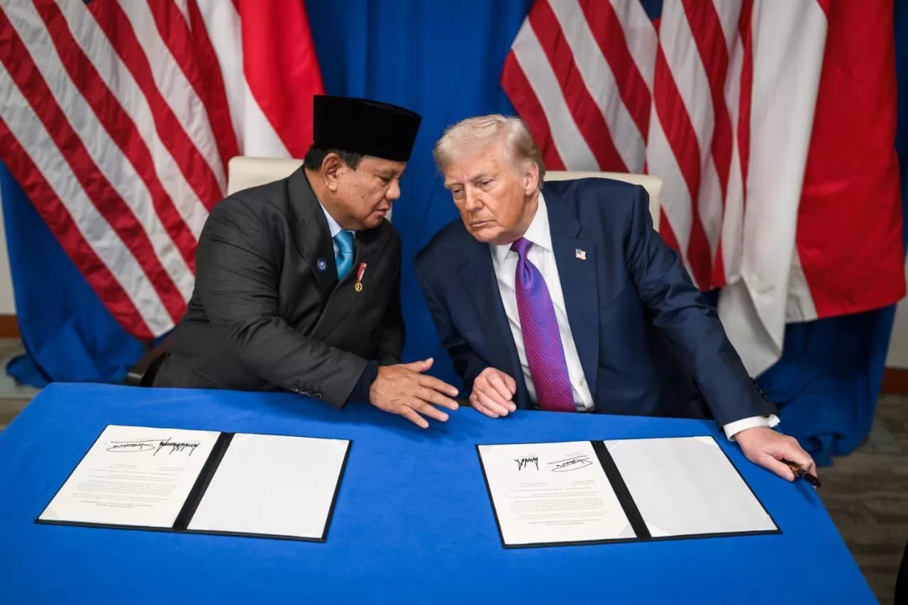 Penandatanganan kesepakatan dagang tarif resiprokal oleh Presiden RI Prabowo Subianto dan Presiden AS Donald Trump.