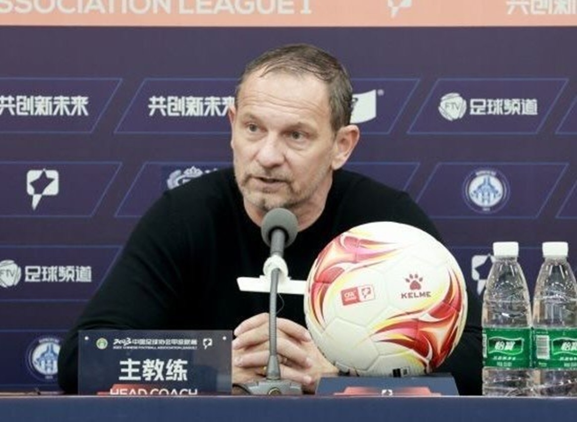 Semen Padang memutuskan berpisah dengan Dejan Antonic
