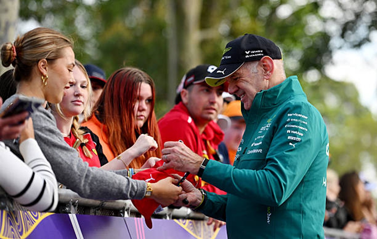 Adrian Newey mengakui timnya memiliki masalah serius terkait mesin Honda.